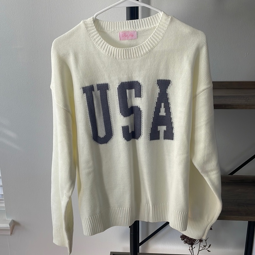 EUC Cream USA Pink Lily Sweater. Size Large